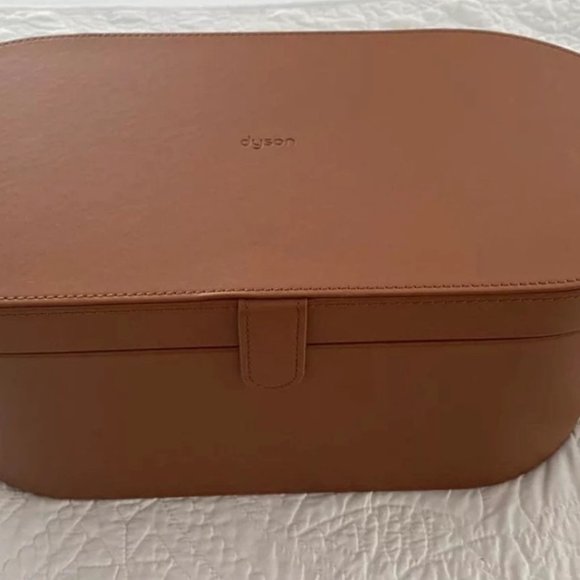 New in BOX Dyson Airwrap complete set - Picture 4 of 5